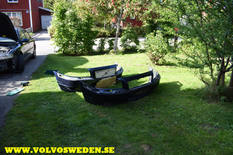 volvosweden.se/images/Volvo_guider_manualer/Guider/Byta%20st%C3%B6tf%C3%A5ngare%20fram%20Volvo%20S60%20S80%20V70/Byta%20st%C3%B6tf%C3%A5ngare%20fram%20Volvo%20S60%20S80%20V70%20%284%29.JPG