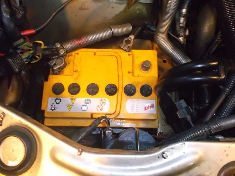 http://volvosweden.se/images/Volvo_guider_manualer/Guider/Generator_justering/Generator%20drivremjustering%20007.jpg