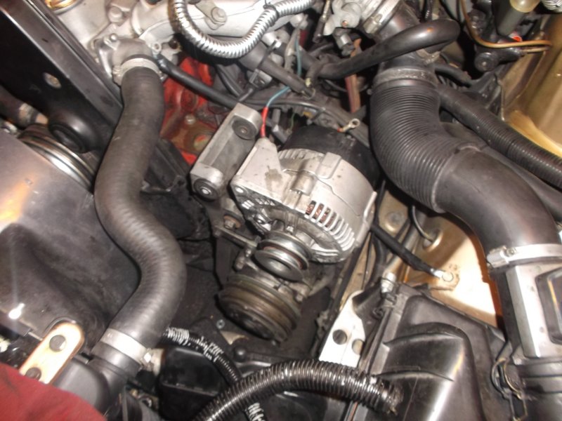 http://volvosweden.se/images/Volvo_guider_manualer/Guider/Generator_justering/Generator%20drivremjustering%20019.jpg