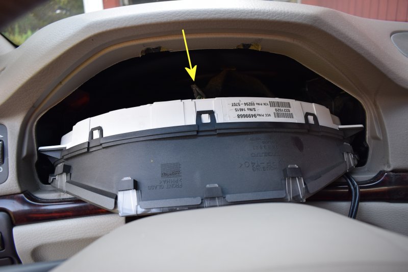volvosweden.se/images/Volvo_guider_manualer/Guider_Artiklar/Hur_man_byter_instrumentpanel_instrumenthus_DIM_Volvo_S80_s60_v70/Hur_man_byter_instrumentpanel_Volvo_S80_S60_V70_FAS1%20%283%29.JPG