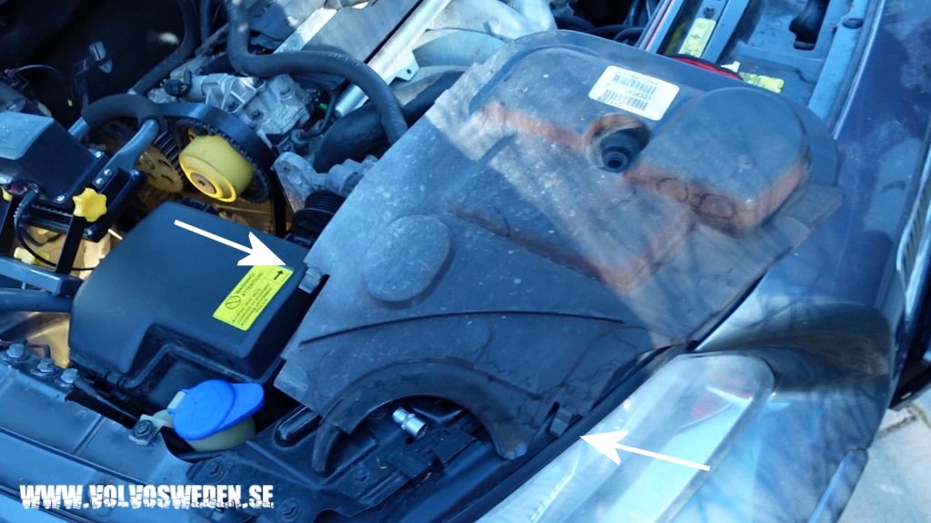 volvosweden.se/images/Volvo_guider_manualer/Hur_man_byter_kamrem_vattenpump_kamrems_spannare_Volvo_S60_S80_V70_XC70_XC90_V40_S40_XC60_2000_till_2008/Hur_man_byter_kamrem_vattenpump_Volvo_S60_S80_V70_XC70_XC90_S40_C70_V40_V70N_P2_2000_till_2008_bild21.jpg