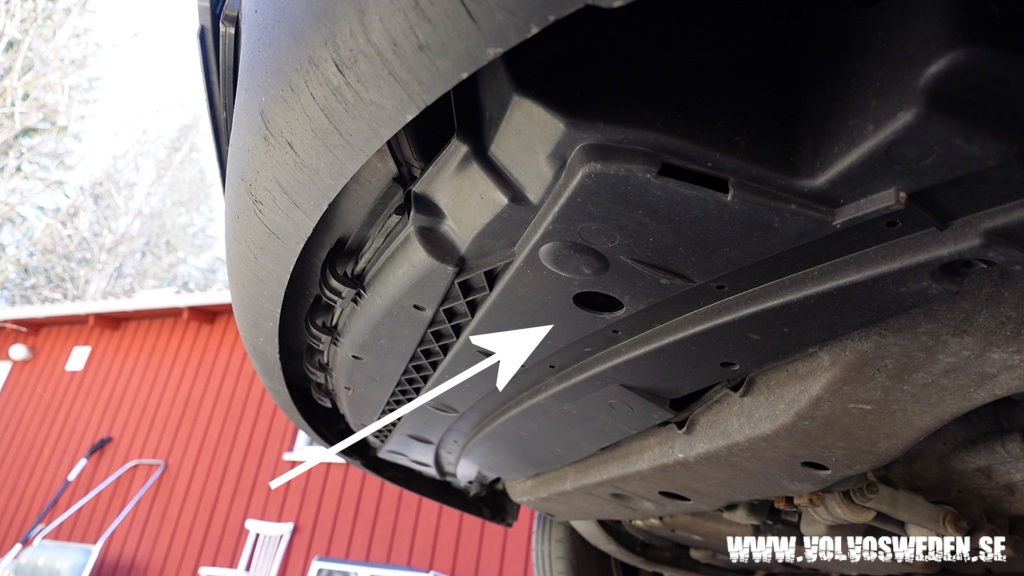 volvosweden.se/images/Volvo_guider_manualer/Hur_man_byter_kamrem_vattenpump_kamrems_spannare_Volvo_S60_S80_V70_XC70_XC90_V40_S40_XC60_2000_till_2008/Hur_man_byter_kamrem_vattenpump_Volvo_S60_S80_V70_XC70_XC90_S40_C70_V40_V70N_P2_2000_till_2008_bild4.jpg